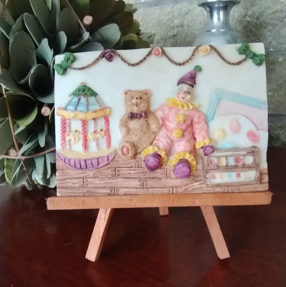 Table/Desk top Clown Portrait on Easel - Picture 13 of 13